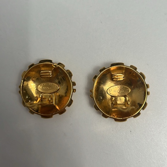 Chanel Earrings Clip ons 1 1/8” - Picture 5 of 5